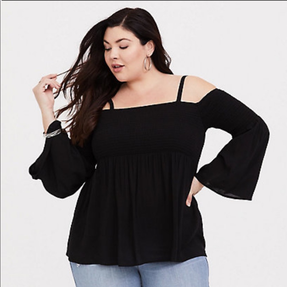 Torrid NWT off the shoulder